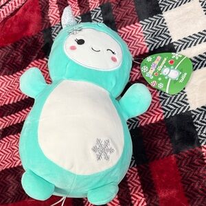 Squishmallows Yollie the yeti NWT